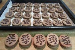 Zubereitung des Rezepts Selbstgemachte Kakaokekse mit Kaffeecreme gefüllt, schritt 10