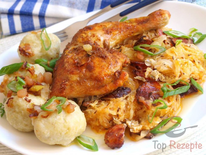 Rezept Hähnchen mit Sauerkraut und Kartoffelknödeln