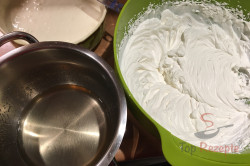 Zubereitung des Rezepts Saure-Sahne-Kondensmilch-Kuchen ohne Backen und in 15 Minuten gemacht, schritt 3