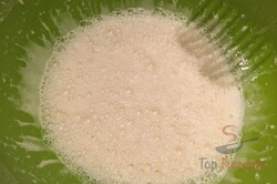 Zubereitung des Rezepts Unwiderstehliche Kokoswürfel - aus nur einem Ei, schritt 3