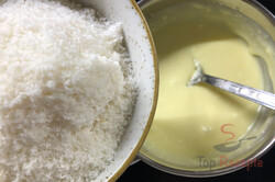 Zubereitung des Rezepts Waffel-Rolle mit Kokos-Karamell-Füllung – ohne Backen, schritt 9
