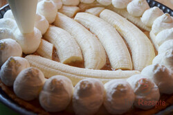 Zubereitung des Rezepts Bananentorte mit Kondensmilch und Schlagsahne, schritt 7