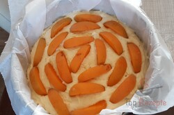 Zubereitung des Rezepts Flaumiger Kuchen mit Aprikosen, schritt 3