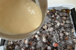 Zubereitung des Rezepts Bester Upside-Down-Pflaumenkuchen! Kurz die Küchenmaschine anschmeißen und den besten Pflaumenkuchen genießen., schritt 2