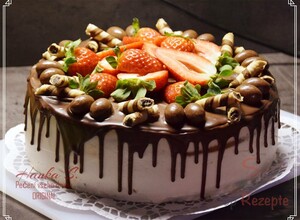 Rezept Erdbeer-Torte mit Mascarpone-Creme und Schokoladenglasur