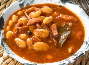 Rezept Die beste und üppigste ungarische Bohnen-Suppe. Für jeden Anlass empfehlenswert.