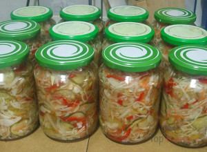 Rezept Eingemachter Weißkohl-Paprika-Möhren-Salat