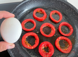 Rezept Leckeres Frühstück mit Tomaten und Ei - einfach genial!