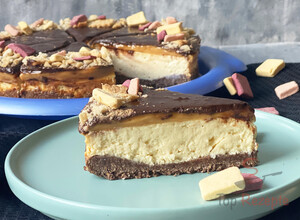 Rezept Gesunder Cheesecake mit Karamell und Kakao-Bananen-Glasur - Protein-Kuchen