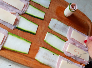 Rezept Gebratene Zucchini-Röllchen mit Schinken und Käse