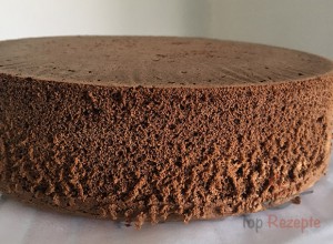 Der einfachste und leckerste Kakao-Tortenboden (Grundrezept)