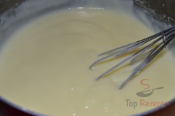 Zubereitung des Rezepts Joghurt-Cremeschnitten mit Eierplätzchen, schritt 2