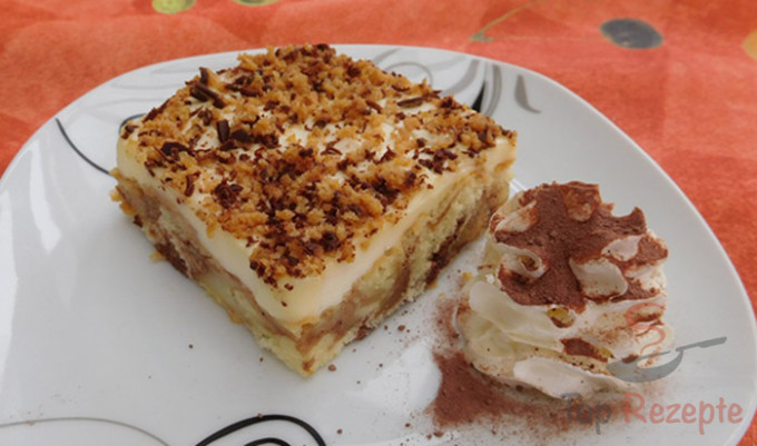 Rezept Biskuit-Pudding-Kuchen mit Sahnecreme – mit Fotoanleitung