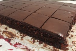 Zubereitung des Rezepts Saftiger Schokoladenkuchen mit roter Beete, schritt 1