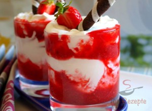 Rezept Hausgemachte Leckermäulchen-Creme mit Erdbeerpüree
