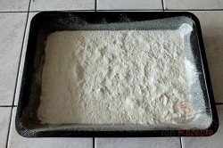 Zubereitung des Rezepts Gestreuter Tassenkuchen mit Äpfeln, schritt 4