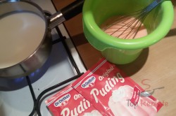 Zubereitung des Rezepts ZICK-ZACK-Puddingkuchen mit saurer Sahne, schritt 7