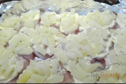 Zubereitung des Rezepts Hähnchenbrust mit Ananas und Käse überbacken, schritt 3