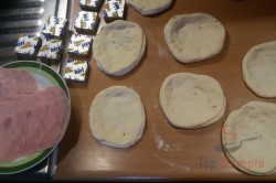 Zubereitung des Rezepts Mit Schinken und Käse gefüllte Langos – FOTOANLEITUNG, schritt 5
