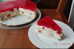Zubereitung des Rezepts Quark-Pudding-Torte mit Erdbeeren und Tortenguss ohne Backen, schritt 3