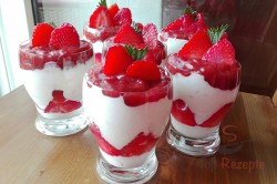 Zubereitung des Rezepts Ein geiles Dessert, das alle lieben: Quarkcreme mit Erdbeeren im Glas, schritt 2