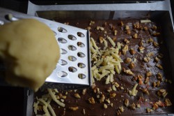 Zubereitung des Rezepts Ameisenhaufen-Kuchen vom Blech, schritt 9