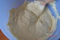 Zubereitung des Rezepts Schneller Pflaumenkuchen mit Streuseln, schritt 1
