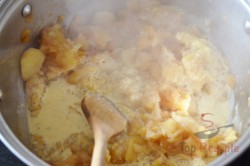 Zubereitung des Rezepts Apfelschnitten mit Schneehaube und Nüssen, schritt 3