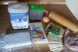 Zubereitung des Rezepts Superschnelle Schinken-Käse-Blätterteigröllchen, schritt 1