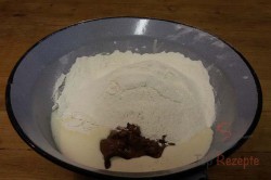 Zubereitung des Rezepts Selbstgemachte Kakaokekse mit Kaffeecreme gefüllt, schritt 3