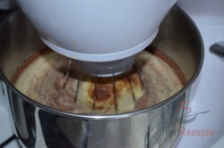 Zubereitung des Rezepts Eierlikör-Schokosahne-Kuchen, schritt 1