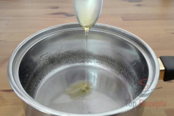 Zubereitung des Rezepts Honigkipferl mit Schokoladenenden - FOTOANLEITUNG, schritt 1