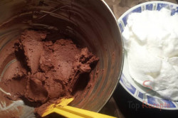 Zubereitung des Rezepts Schokoladenkuchen ohne Mehl und Zucker, schritt 1