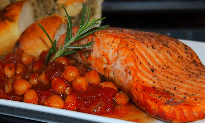 Rezept Lachs mit Kichererbsen-Tomatensoße