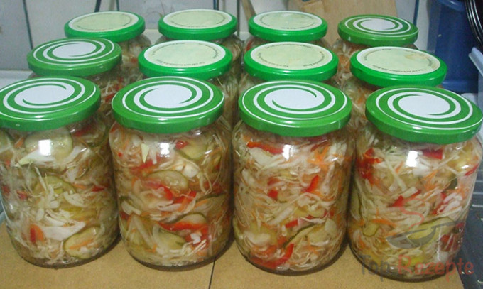 Rezept Eingemachter Weißkohl-Paprika-Möhren-Salat