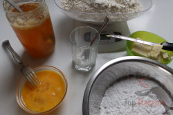 Zubereitung des Rezepts Marlenka Honigkuchen vom Blech – FOTOANLEITUNG, schritt 2