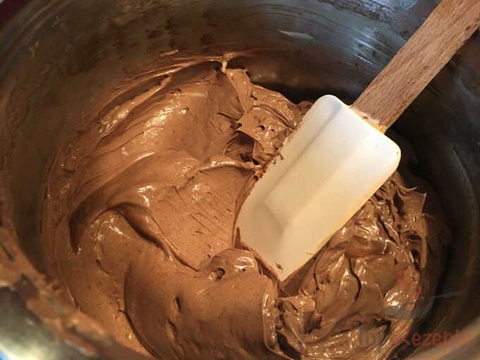 Grundrezept für Kakao-Buttercreme - lecker und vielseitig einsetzbar