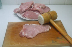 Zubereitung des Rezepts Überbackene Schweineschnitzel aus dem Backofen, schritt 3