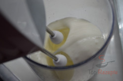 Zubereitung des Rezepts Aprikosen-Joghurt-Torte OHNE BACKEN, schritt 8