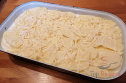 Zubereitung des Rezepts Geschichteter Kartoffel-Hack-Käse-Auflauf, der besser schmeckt als gewöhnliche Kartoffelaufläufe, schritt 2