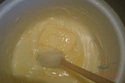 Zubereitung des Rezepts Leckerer Pudding-Sahne-Keks-Kuchen ohne Backen, schritt 2