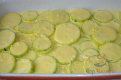 Zubereitung des Rezepts Zucchini in Sahnesoße überbacken, schritt 4