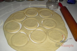 Zubereitung des Rezepts Pfannkuchen mit Pflaumenmus und Schlagsahne, schritt 1