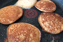 Zubereitung des Rezepts 7-Minuten-Apfel-Pancakes: die perfekten Pfannkuchen ohne Wartezeit, schritt 5