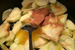 Zubereitung des Rezepts Apfelauflauf mit Nüssen OHNE MEHL und ZUCKER – FOTOANLEITUNG, schritt 2