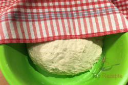 Zubereitung des Rezepts Brot-Ersatz aus der Tasse. Fladen mit Naturjoghurt, die auch AnfängerInnen zubereiten können., schritt 5