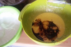 Zubereitung des Rezepts Schokoladen-Gugelhupf mit Walnüssen – mit FOTOANLEITUNG, schritt 6