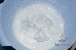 Zubereitung des Rezepts Fantastische Kirsch-Vanille-Schnitten – Schritt für Schritt Anleitung, schritt 1