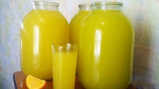 Rezept Hausgemachter Orangensaft - 4 Orangen = 9 l Saft
