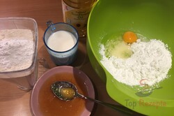 Zubereitung des Rezepts Unwiderstehliche Kokoswürfel - aus nur einem Ei, schritt 1